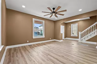 391 Vermont Ave, Rochester, PA 15074 - Photo 3