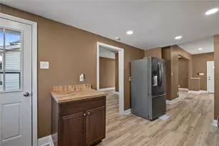 391 Vermont Ave, Rochester, PA 15074 - Photo 9