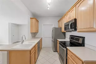 217 Adams Pointe Blvd, Adams Township, PA 16046 - Photo 9