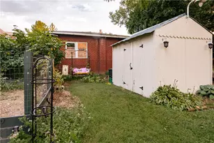 210 E Garfield Ave, New Castle, PA 16105 - Photo 25