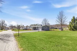 524 Dott Ave, Somerset Boro, PA 15501 - Photo 5