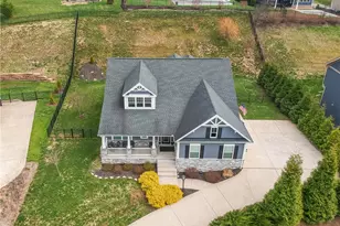 1653 Blackburn Heights Dr, Sewickley, PA 15143 - Photo 3