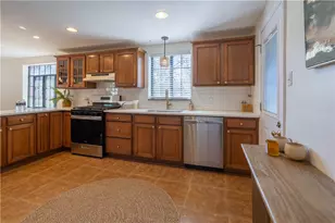 1045 Highland Ave, Harmony Township, PA 15003 - Photo 9