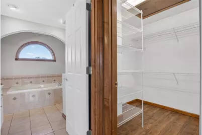 814 Cleardale Dr, Hempfield Township, PA 15601 - Photo 21