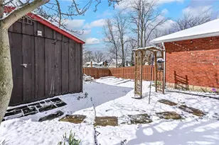 2110 Lloyd Ave, Pittsburgh, PA 15218 - Photo 31