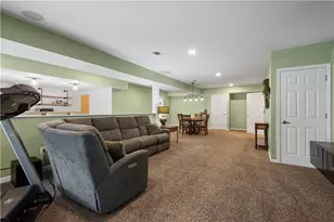 1045 Maplewood Dr, Cecil, PA 15317 - Photo 31