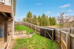 1045 Maplewood Dr, Cecil, PA 15317 - Photo 39