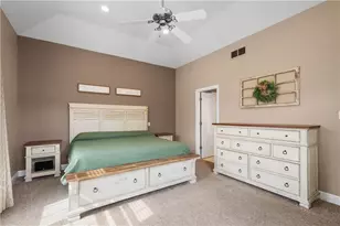 1045 Maplewood Dr, Cecil, PA 15317 - Photo 17