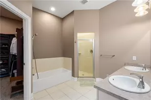 1045 Maplewood Dr, Cecil, PA 15317 - Photo 21