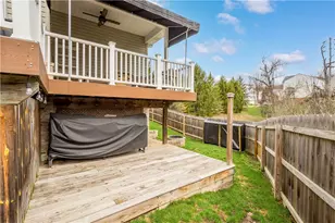 1045 Maplewood Dr, Cecil, PA 15317 - Photo 37