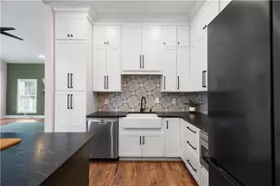 1045 Maplewood Dr, Cecil, PA 15317 - Photo 11