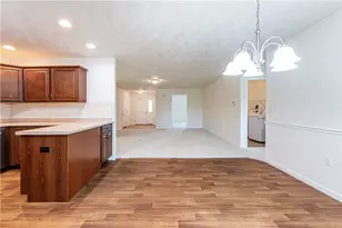 575 Sunview Cir, Derry Township, PA 15650 - Photo 7