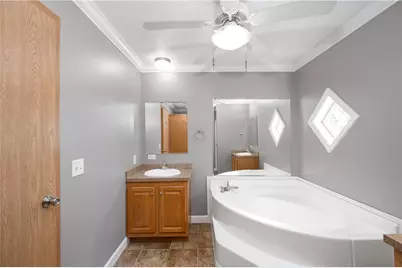 605 Amy Ln, Center Township, PA 16001 - Photo 29