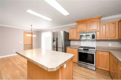 605 Amy Ln, Center Township, PA 16001 - Photo 11