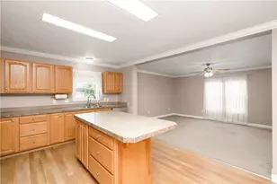 605 Amy Ln, Center Township, PA 16001 - Photo 15