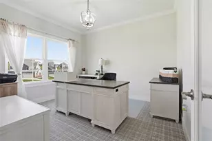 213 Hickory Ln, Adams Township, PA 16046 - Photo 9