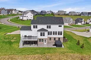 213 Hickory Ln, Adams Township, PA 16046 - Photo 3