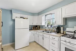 2396 High Oak Dr, Banksville/Westwood, PA 15220 - Photo 11