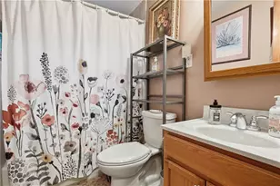 2396 High Oak Dr, Banksville/Westwood, PA 15220 - Photo 17