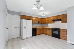 1113 Old Farm Rd, Cecil, PA 15055 - Photo 11