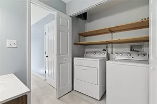 1113 Old Farm Rd, Cecil, PA 15055 - Photo 15