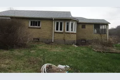 4022 Pittsburgh Road, Perry Township, PA 15012 - Photo 3