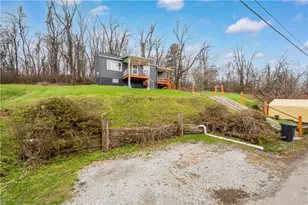 32 Maple St, Ellsworth Boro, PA 15331 - Photo 5