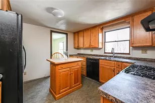 103 Tynewood Dr, Wilkins Township, PA 15145 - Photo 7