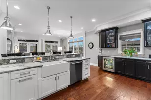 1401 Navahoe Dr, Pittsburgh, PA 15228 - Photo 5