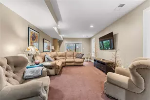 1401 Navahoe Dr, Pittsburgh, PA 15228 - Photo 37