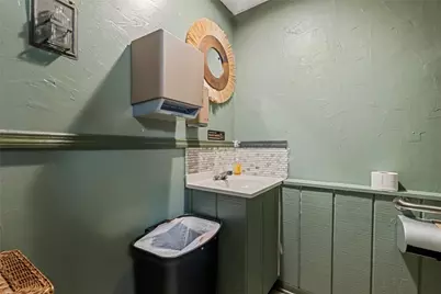 905 Roemer Blvd, Farrell, PA 16121 - Photo 15