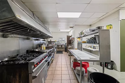 905 Roemer Blvd, Farrell, PA 16121 - Photo 7