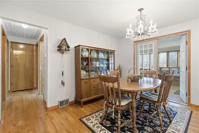 427 Carolina Dr, Oakdale, PA 15071 - Photo 5