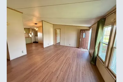 414 Gardner Center Rd, Shenango Township, PA 16101 - Photo 9