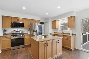 313 Diamond Dr, Moon/Crescent Twp, PA 15108 - Photo 3