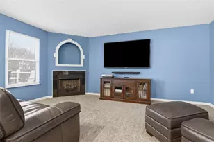 313 Diamond Dr, Moon/Crescent Twp, PA 15108 - Photo 7