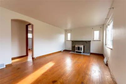 120 Mildred Ln, Pittsburgh, PA 15116 - Photo 5