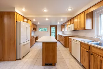 120 Mildred Ln, Pittsburgh, PA 15116 - Photo 9