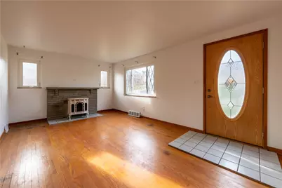 120 Mildred Ln, Pittsburgh, PA 15116 - Photo 3