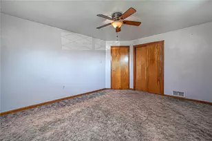 421 Wyndhurst Dr, Moon/Crescent Twp, PA 15108 - Photo 19