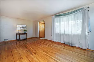 421 Wyndhurst Dr, Moon/Crescent Twp, PA 15108 - Photo 7