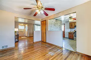 421 Wyndhurst Dr, Moon/Crescent Twp, PA 15108 - Photo 11