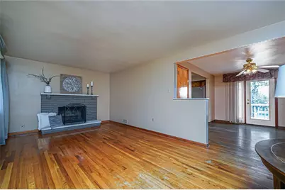 421 Wyndhurst Dr, Moon/Crescent Twp, PA 15108 - Photo 5