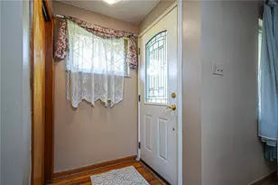 421 Wyndhurst Dr, Moon/Crescent Twp, PA 15108 - Photo 3