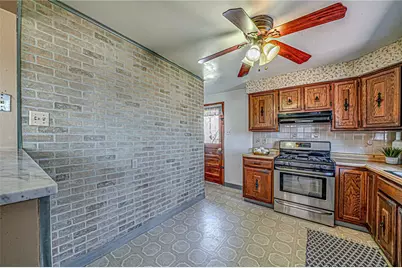 421 Wyndhurst Dr, Moon/Crescent Twp, PA 15108 - Photo 13