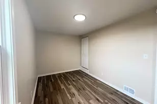 360 Hemlock Dr, Coraopolis, PA 15108 - Photo 3