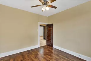 988 Greenfield Ave, Pittsburgh, PA 15217 - Photo 11