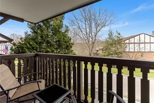 211 Thornberry Dr, Ross Twp, PA 15237 - Photo 9