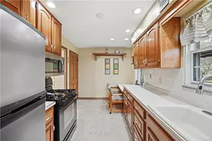 12 Hawthorne Rd, Pittsburgh, PA 15221 - Photo 15