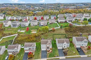 424 Patriot Dr, Collier Township, PA 15106 - Photo 9